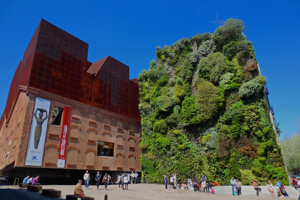Cuando planifiques unas vacaciones familiares en España, ¡no te pierdas CaixaForum Madrid!