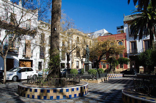 ¡Recomendamos Santa Cruz como uno de los barrios de Sevilla para alojarse!
