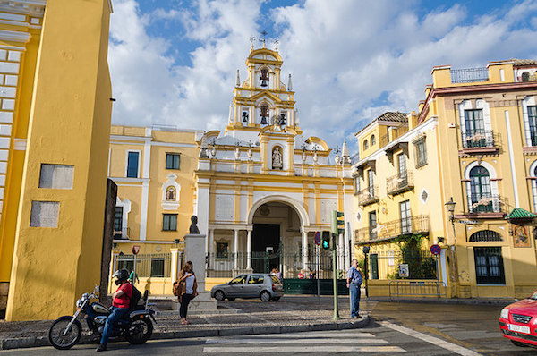 No hay muchos recorridos a pie en Sevilla que exploren el barrio de la Macarena; no se pierda esta increíble área local, y especialmente esta hermosa iglesia, la Basílica de la Macarena. Cuando busque diferentes recorridos a pie en Sevilla, ¡este barrio definitivamente vale la pena!
