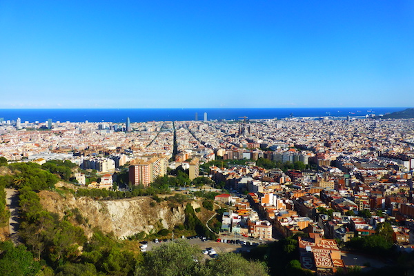 Fuera de los caminos trillados pero con vistas increíbles, Carmel Tanks es uno de los mejores lugares para recomendar en Barcelona.