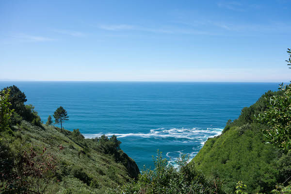 ¡Descubre el camino trillado en San Sebastián! Sube al Monte Ulía en lugar del popular Monte Urgull.
