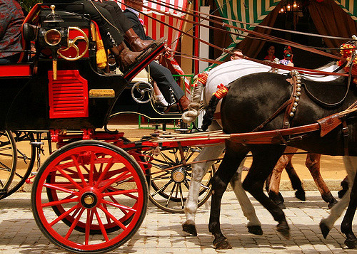 ¡Los caballos y las carretas son una parte tradicional de la Feria de Abril de Sevilla!