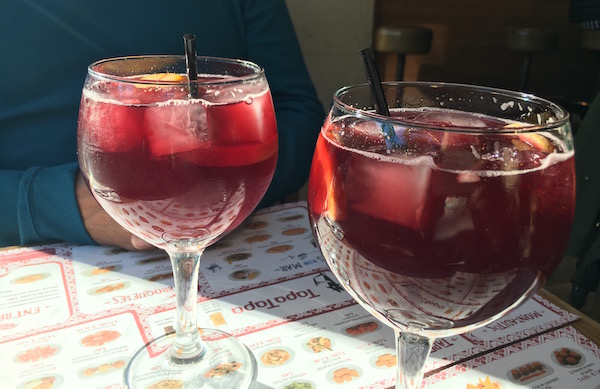 ¡Casa Lolea hace algunas de las mejores sangrías de Barcelona!