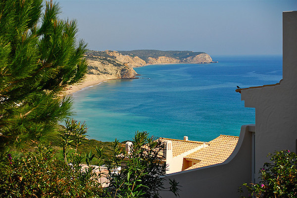 Una parte importante de la planificación de sus vacaciones es encontrar la mejor manera de llegar a su destino. ¡Aquí tienes nuestra guía sobre cómo llegar a Sevilla en tren, autobús o avión! Si vienes de estas hermosas playas de la región portuguesa del Algarve, el viaje en autobús a Sevilla es rápido y fácil.