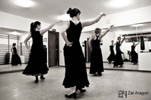 ¿Buscas clases de flamenco en Sevilla? ¡Hay algunas clases geniales donde puedes aprender nuestra forma de arte favorita! 