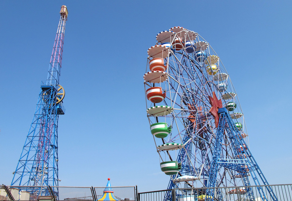 ¡Unas vacaciones familiares en Barcelona no estarían completas sin un día en el Tibidabo!