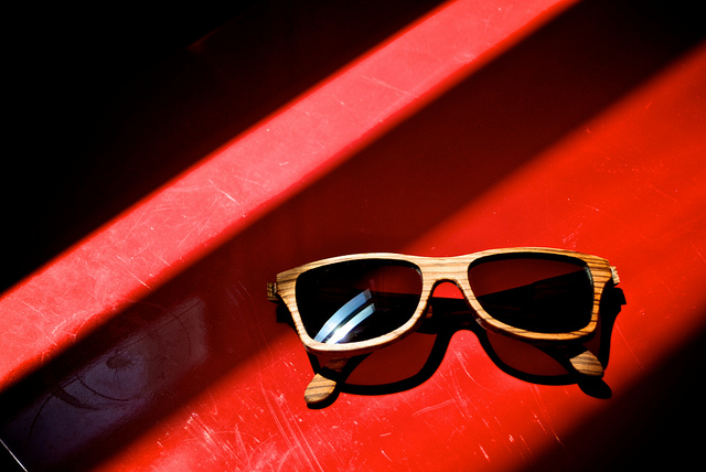 Las gafas de sol son imprescindibles a la hora de pensar qué llevar en la maleta para el invierno en Sevilla