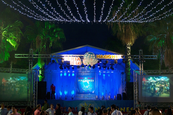 Féile de las Naciones es una de las cosas más interesantes que hacer en Sevilla en octubre. ¡Experimenta el mundo sin salir de la ciudad!