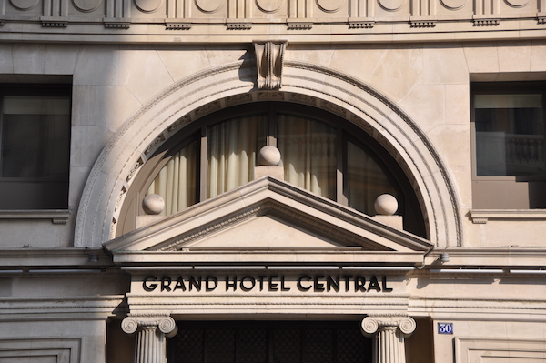 ¡Grand Hotel Central es solo uno de nuestros hoteles favoritos en nuestra guía familiar de Barcelona!