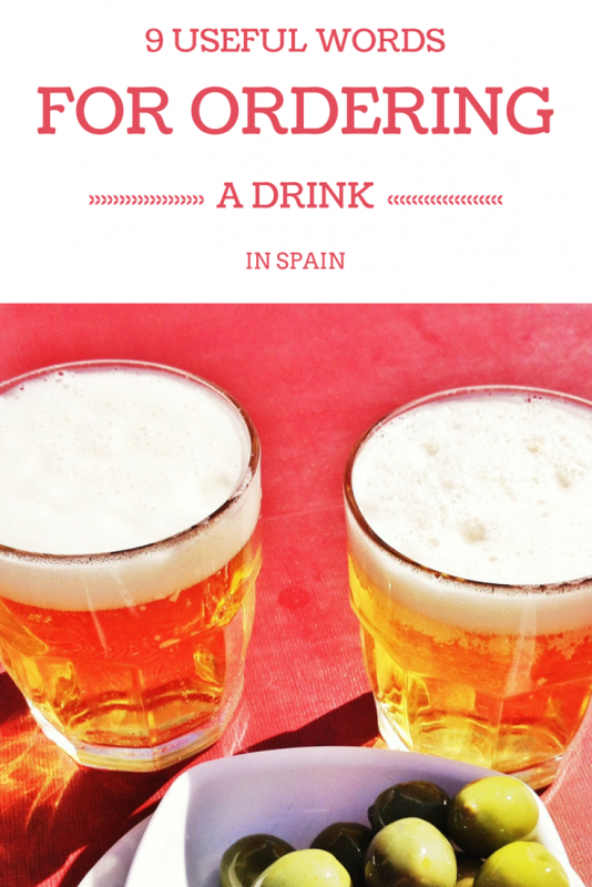 ¿Listo para la vida nocturna en Barcelona? Mientras estés en España, es genial tratar de hablar algo de español, ¡y estas son las palabras esenciales en español que necesitarás saber en bares y restaurantes para pedir bebidas durante tu viaje! #travelhacks #traveltips #foodie #wine #spain #europe