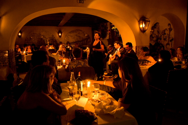 Interpretación de fado de A Severa