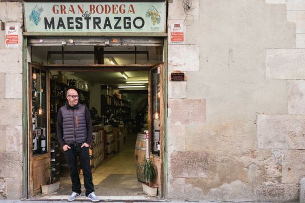 José, propietario de la tienda de vinos Bodega Maestrazgo en Barcelona