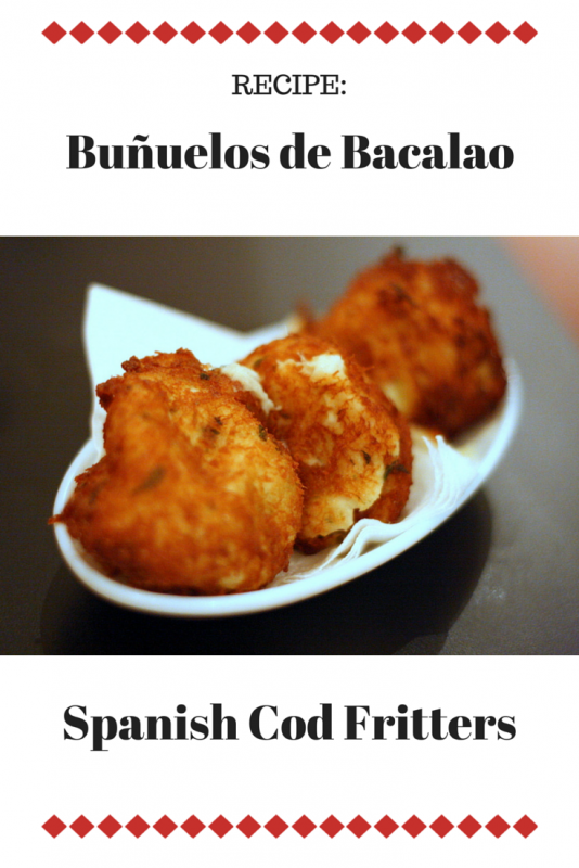 ¡Los buñuelos de bacalao, o buñuelos de bacalao, son una de nuestras tapas favoritas en España! ¡Esta receta es súper simple y absolutamente deliciosa!