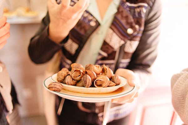 La Recova es uno de los mejores bares de tapas de Málaga para sabores tradicionales como los caracoles. También es una pequeña tienda linda.