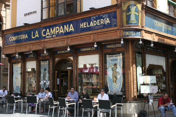 Confitería La Campana, ¡uno de los mejores lugares para tomar postre en Sevilla!