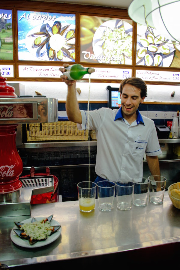 Come como un local en San Sebastián y preocúpate del primer pintxo que pruebes, ¡no de la cuenta!