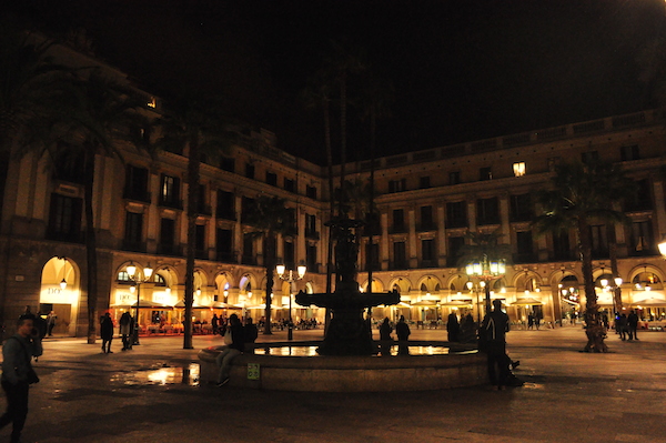 ¡Los carteristas abundan en Barcelona! Aprende esto y más con estas cosas importantes que debes saber antes de viajar a Barcelona.