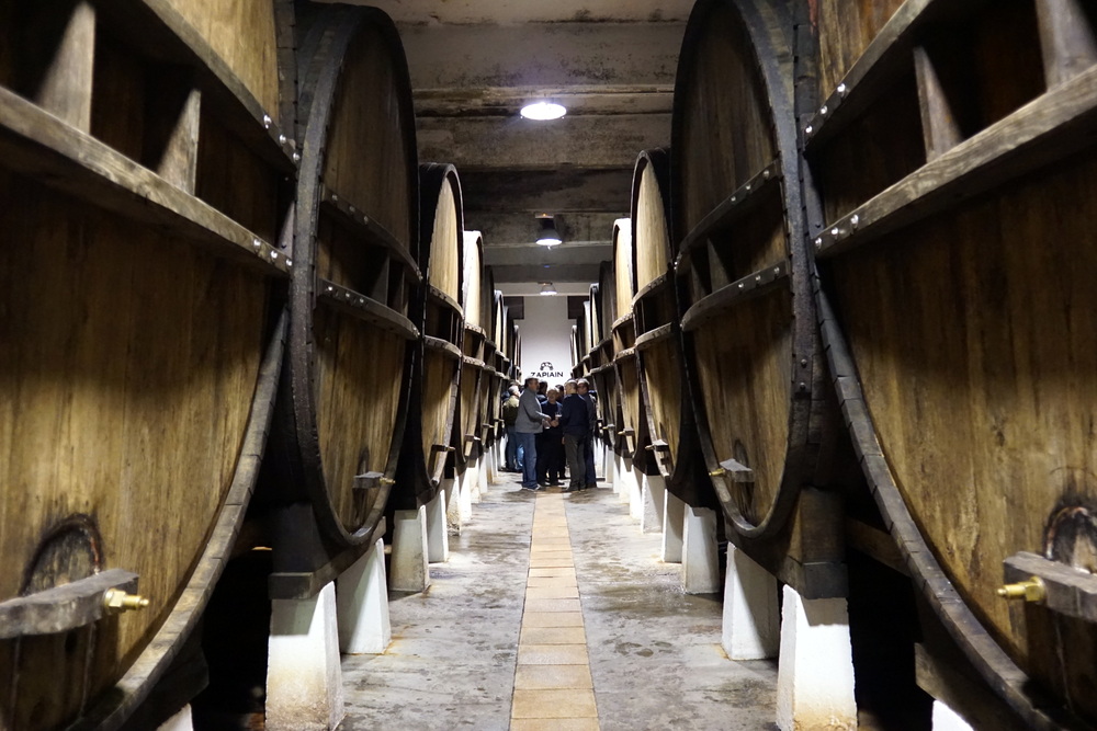 cosas que hacer en San Sebastián: visitar una sidrería