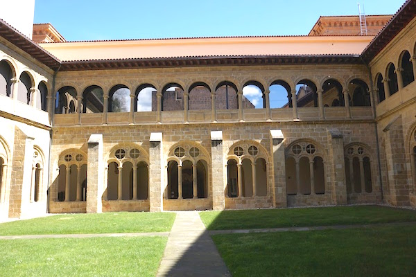 ¡Aprende sobre la historia y la cultura vasca en el Museo San Telmo durante tus 3 días en San Sebastián!