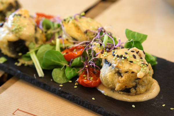 Nuestra guía vegetariana de Sevilla incluye una lista de tapas y restaurantes aptos para vegetarianos.