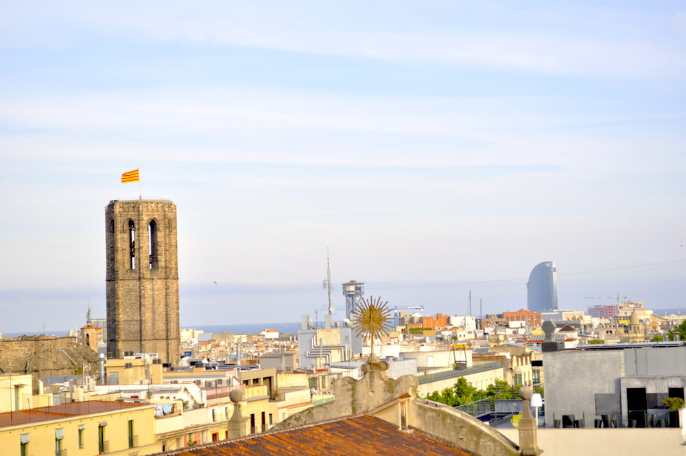 ¡Las increíbles vistas que obtendrás en Isabela Terrace en Las Ramblas, una de las azoteas más hermosas de Barcelona!