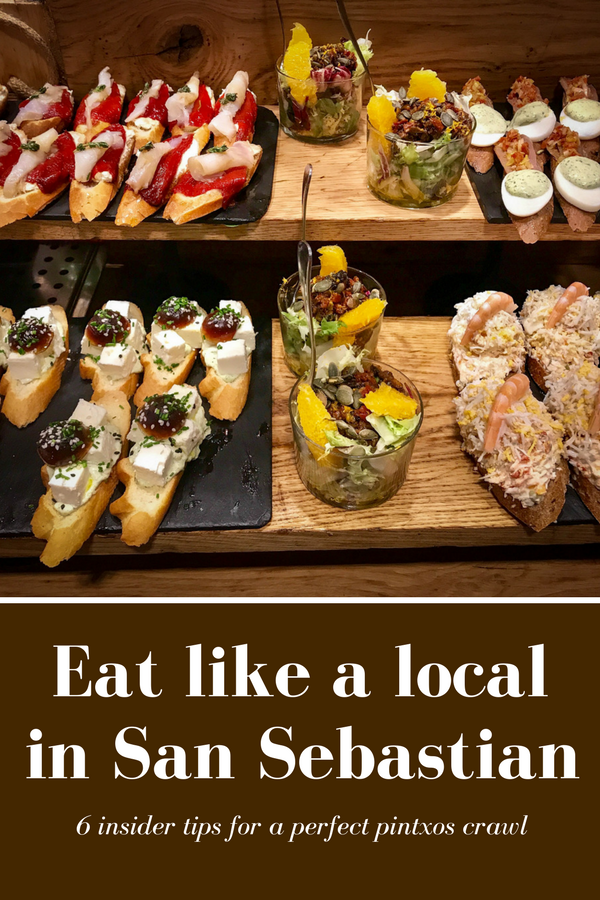 ¡Come como un local en San Sebastián! Aquí le mostramos cómo tener pintxos inolvidables en la mejor ciudad gastronómica de Europa.