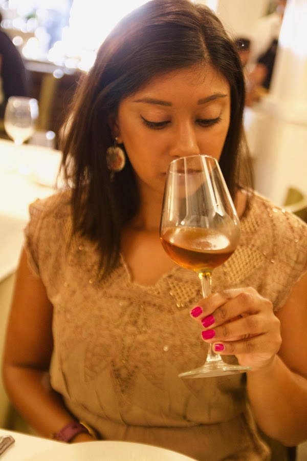 ¡La cata de vinos locales es una de nuestras experiencias imprescindibles para los amantes del vino en Barcelona!