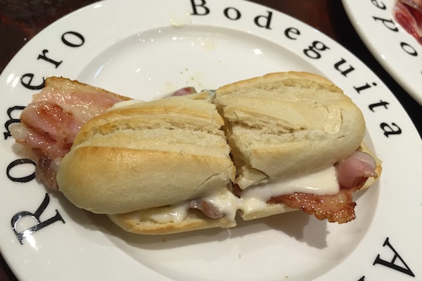el bocadillo de piripi, en la Bodeguita Antonio Romero