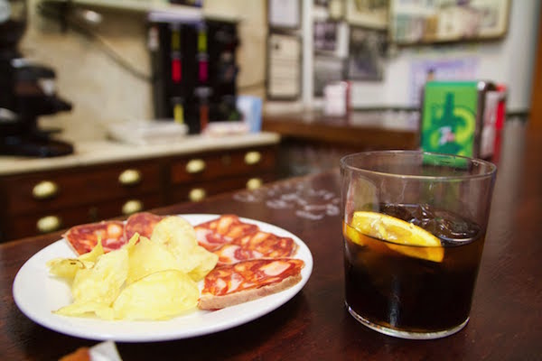 Los mejores bares de Granada son sencillos: ¡a veces necesitas vermú casero y carnes de calidad!