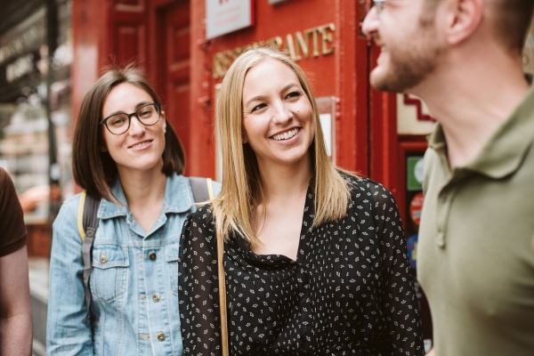Katie es la directora de marketing de Devour Tours.