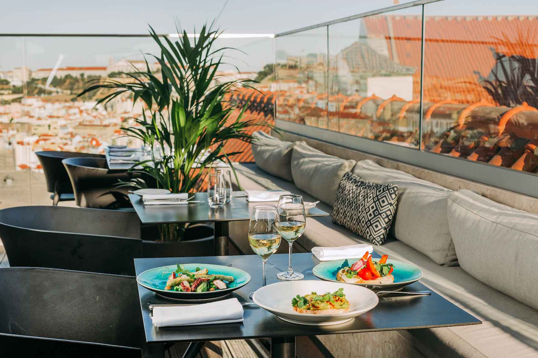 Cuando se trata de restaurantes de Lisboa con vistas, no hay nada mejor que Lumi, en lo que respecta a la comida y las vistas.
