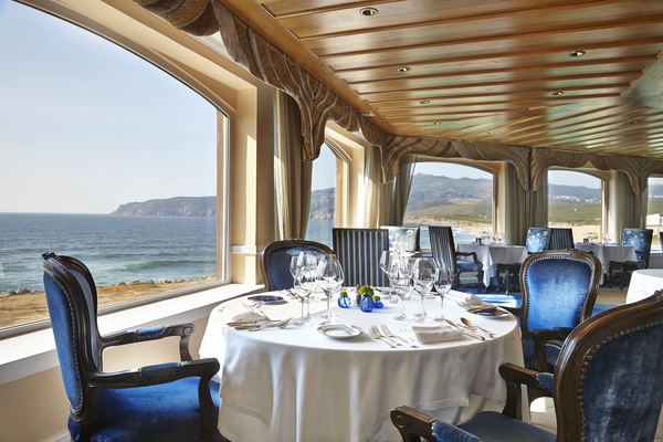 Cuando se trata de restaurantes con estrellas Michelin en Lisboa, no hay nada mejor que Fortaleza do Guincho con sus impresionantes vistas de la costa (¡y una cocina aún mejor!).