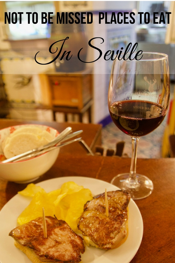 ¡Descubrir dónde comer en Sevilla puede ser difícil! ¡Esta guía, repleta de consejos sobre las gemas gastronómicas de la ciudad, te asegurará que comas solo lo mejor!