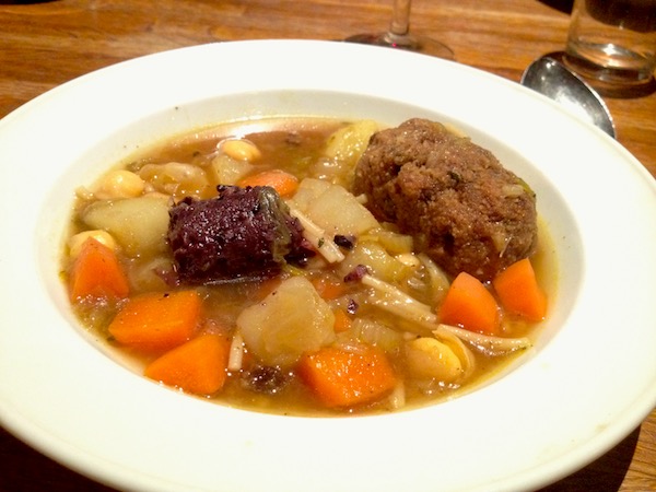 ¡Una deliciosa sopa vegetariana de Teresa Carles, una de las favoritas de los "flexitarianos" en Barcelona!