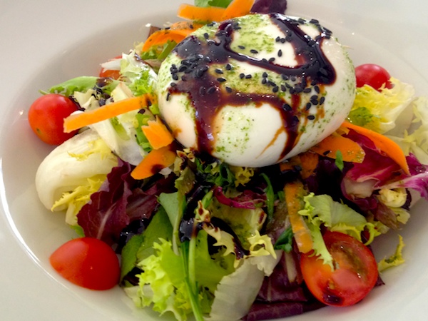 ¿Te apetece una ensalada después de las vacaciones? ¡Consulta nuestras recomendaciones de restaurantes saludables en Barcelona!