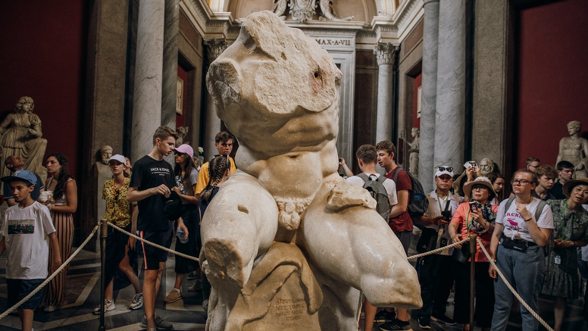 El Belvedere Torso mide aproximadamente 5,2 pies o 1,59 metros de altura.