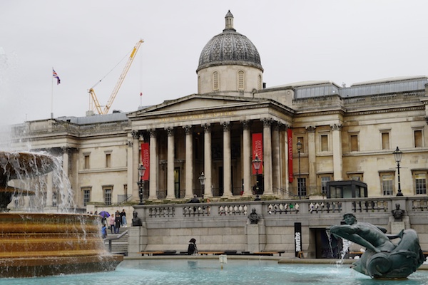 La Galería Nacional en Trafalgar Square, parte del mejor recorrido a pie autoguiado de Londres.