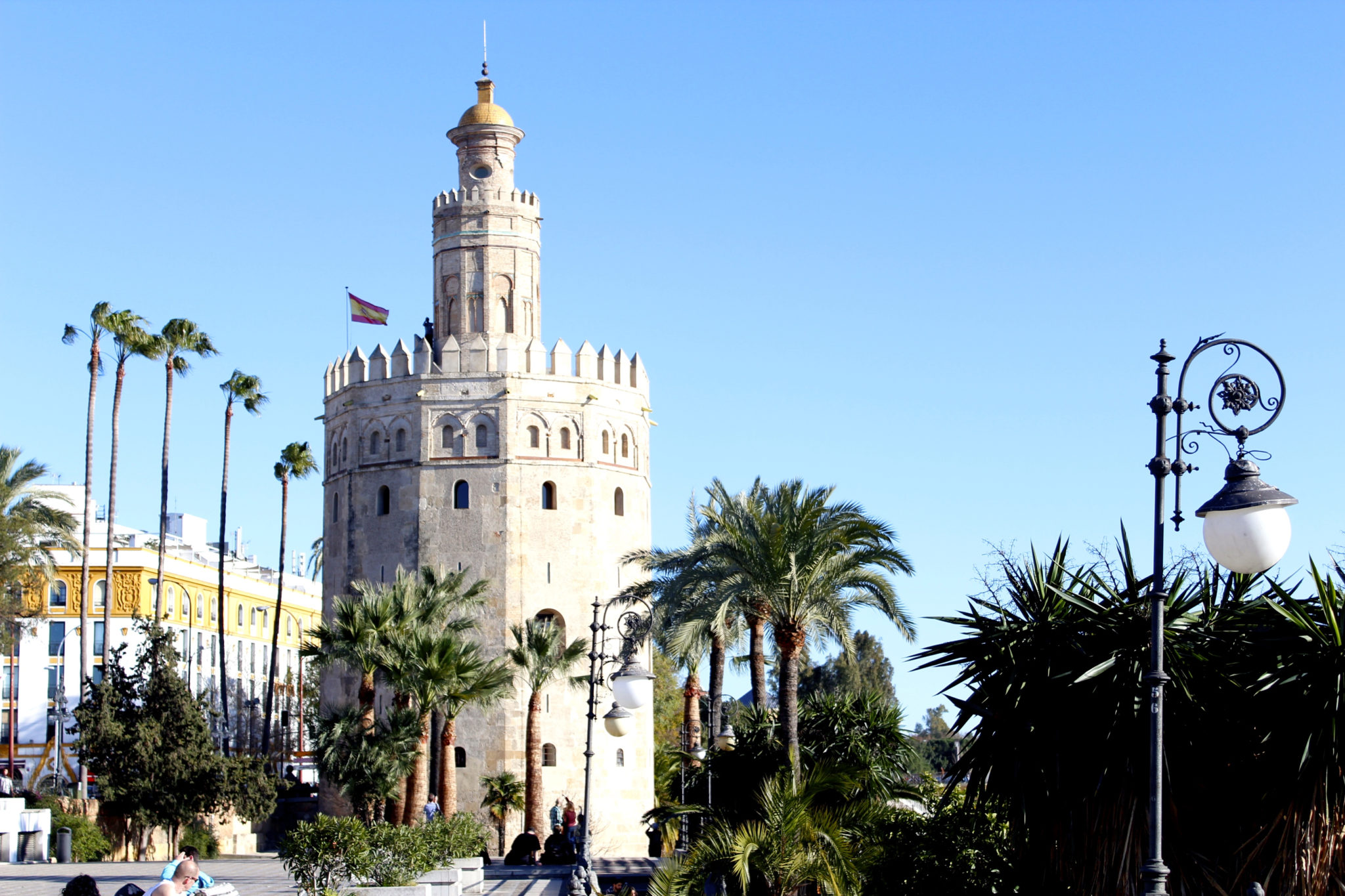 ¡Torre del Oro es un excelente punto de referencia para hospedarse cerca de Sevilla!