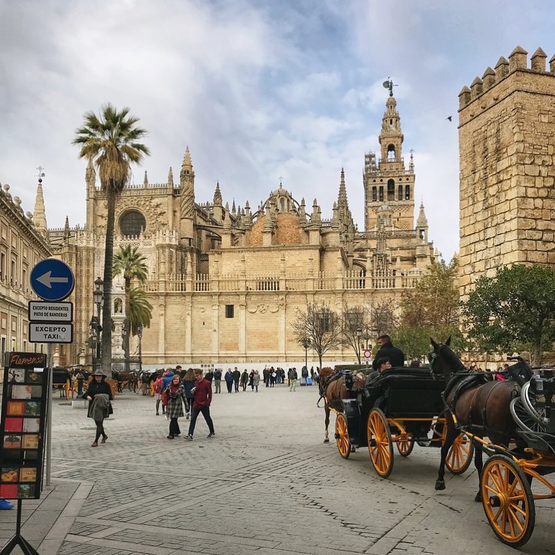 ¡Visita la increíble catedral gratis! Así es, ¡solo en Sevilla el domingo!