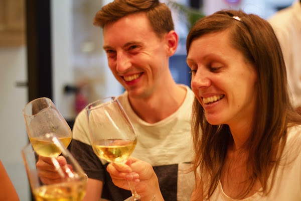 ¡La cata de vinos es imprescindible en nuestra guía de Barcelona para los amantes del vino!