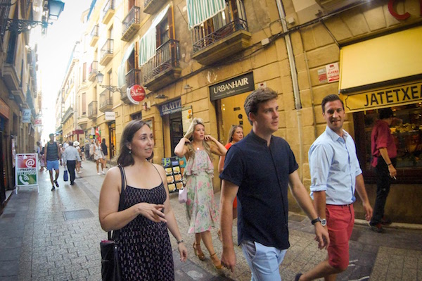 ¡Nos encanta ir de compras en San Sebastián! El centro de la ciudad está lleno de grandes tiendas.