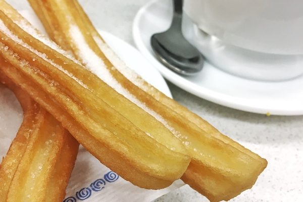 Nos encanta comer chocolate caliente y churros en Barcelona en invierno... ¡mira los mejores lugares para conseguirlo!