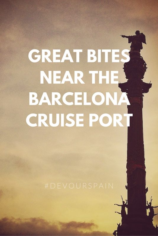 El hecho de que su viaje a Barcelona sea un viaje rápido, hace una parada en el puerto de cruceros antes de pasar a la siguiente parada, ¡no significa que no deba aprovecharlo al máximo! Si quieres comer rico cerca del puerto de Barcelona, ​​¡sigue nuestros consejos y no pasarás hambre! #travelhacks #traveltips #tapas #foodie #summertravel #summervibes #barcelona