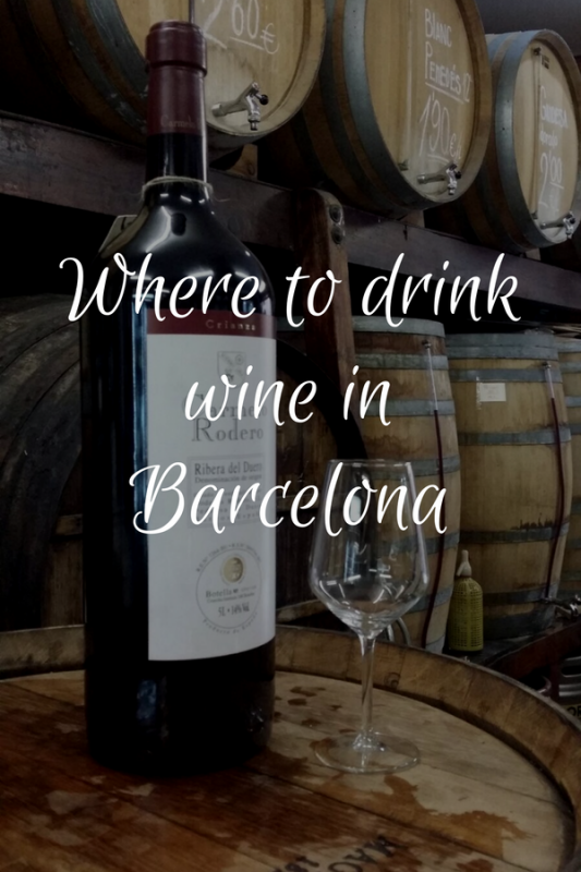 ¿Quieres beber vino en Barcelona? ¡No busque más allá de esta gran lista de algunos de los mejores lugares para disfrutar de una copa en cualquier momento del día o de la noche! ¡Ensalada!