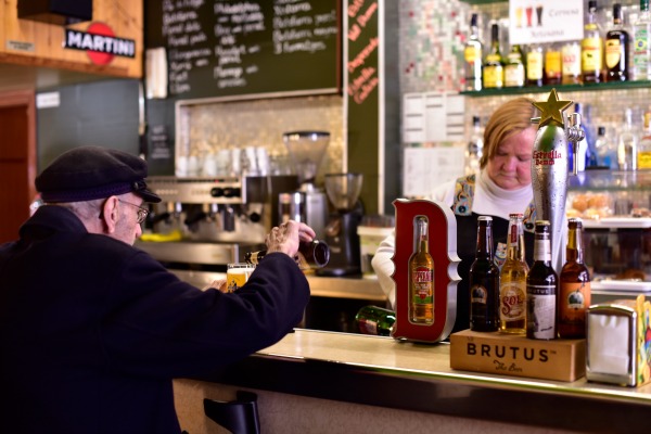 ¡Justo en el bar es el lugar perfecto para tomar cerveza artesanal en Barcelona!