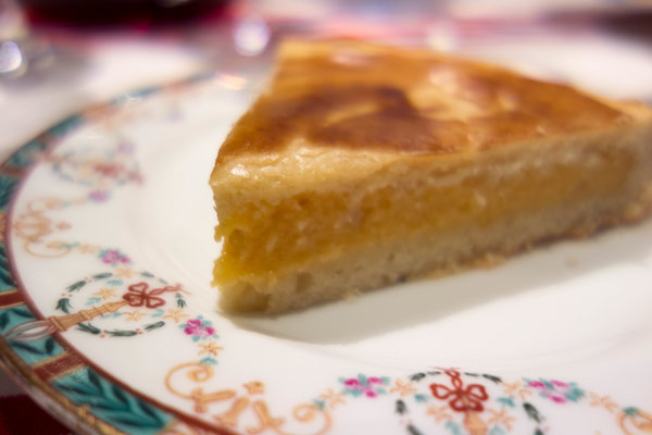 Un trozo de tarta tradicional vasca