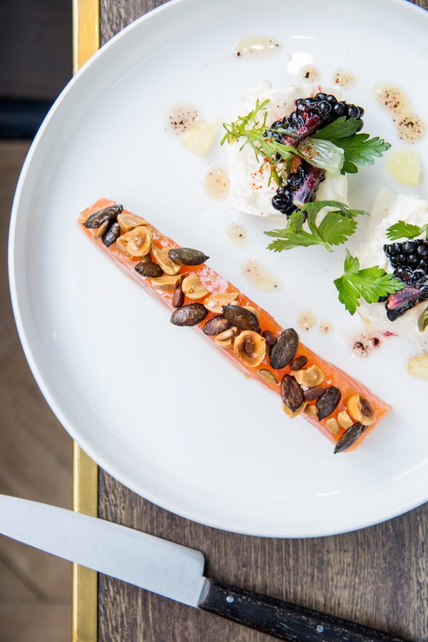 Papillon es uno de los restaurantes de Batignolles más excéntricos e interesantes, con una cocina colorida y creativa presentada con estilo.