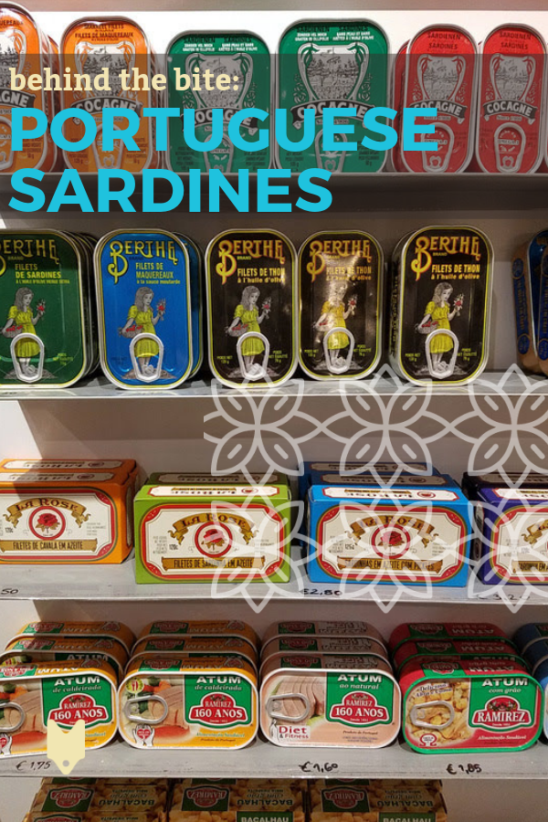 ¡No nos cansamos de las famosas sardinas de Lisboa! Únase a nosotros mientras damos un paso atrás para echar un vistazo a esta delicia.