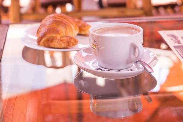 Puedes tener una experiencia más auténtica si sabes qué beber en Roma, como café sin leche después de las 11.