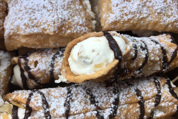 La Cannoleria Siciliana es una de nuestras mejores opciones para los mejores cannoli en Roma.